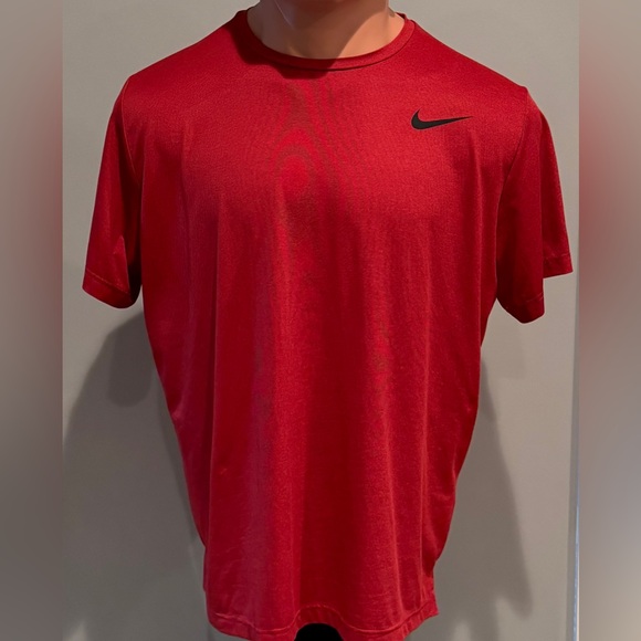 EUC Nike Pro Men's Hyper Dry Dri-Fit Shirt Training Red - Picture 2 of 7